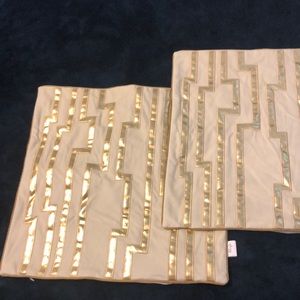 2 beautiful Luxury European pillow covers with hidden zip closure 💛💛💛